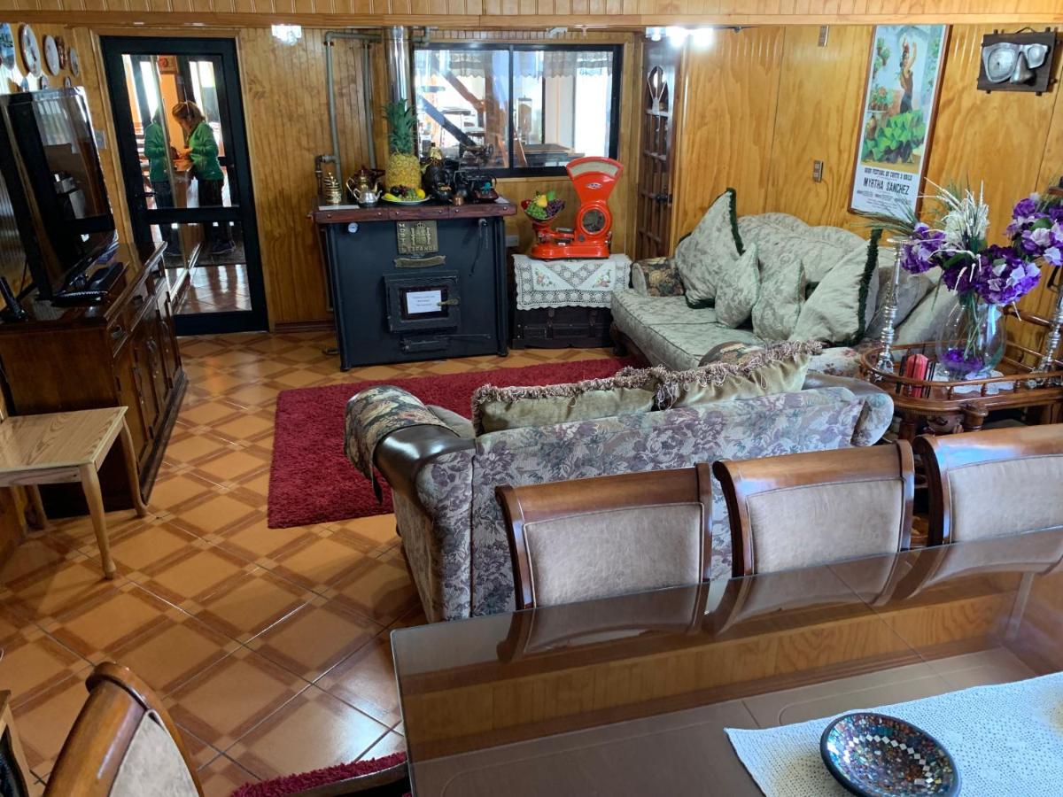 Hostal Espanol Coyhaique Luaran gambar